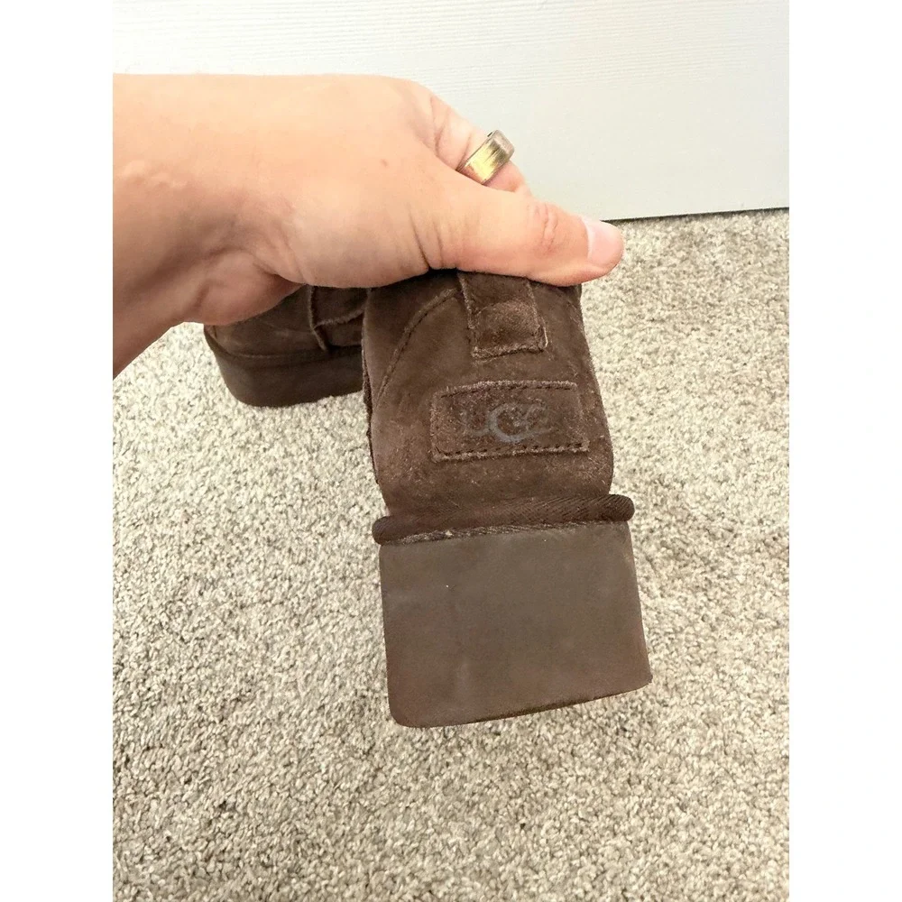 UGG Classic Ultra Mini Platform Boots – Dark Brown – Women's Size 7 – Used